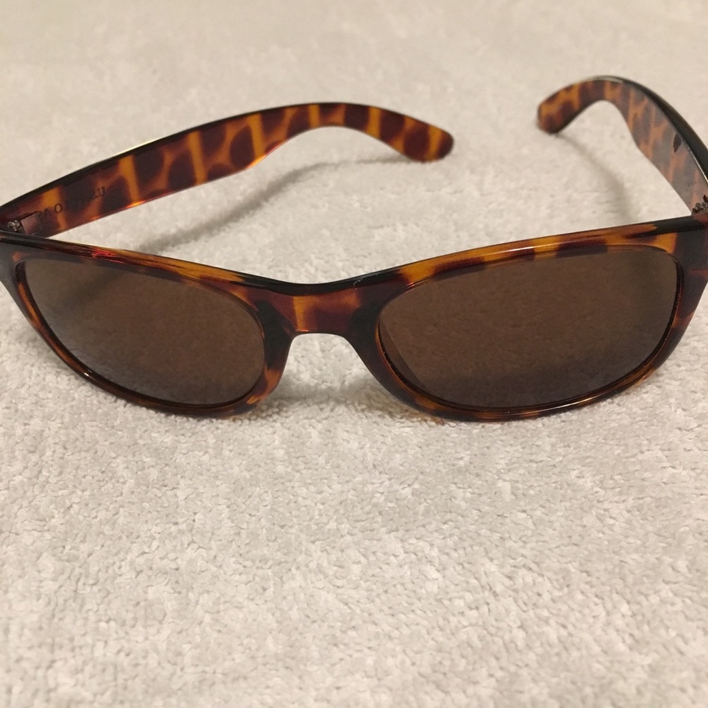 NWOT Tortoise shell colored sunglasses